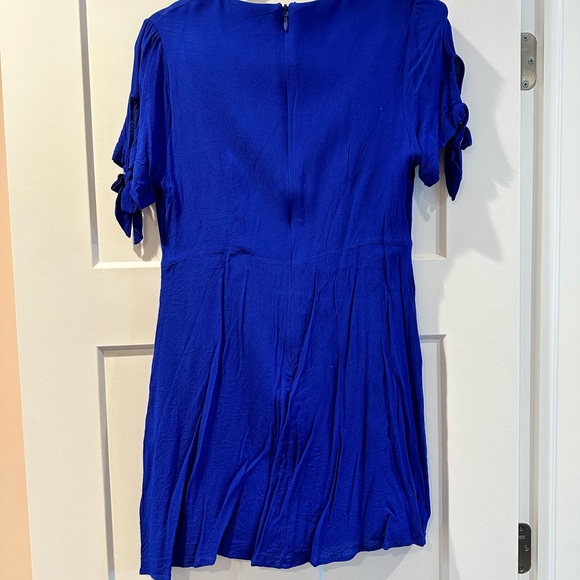 1861 Dress with ties on sleeves - Picture 2 of 3